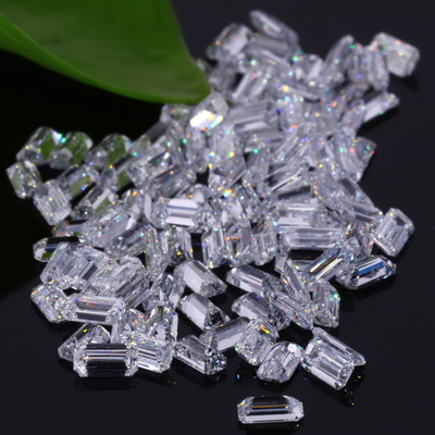 خرید الماس های مصنوعی HPHT 2.0-3.3 تا 2.9-4.5mm شکل زمرد سفید DEF رنگ شفافیت VVS online manufacture